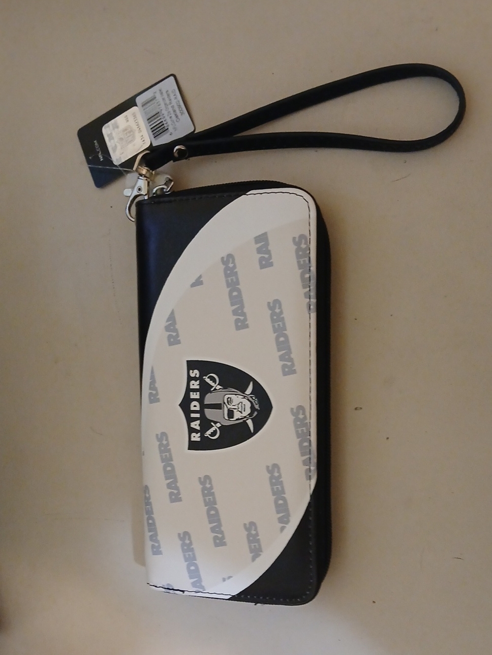 NWT NFL Raiders Black and White Wristlet Wallet